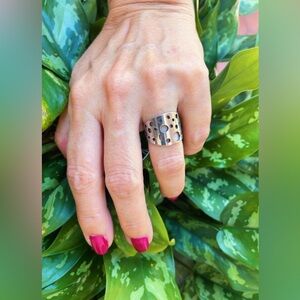 NWT Silver Stainless Steel Ring, Unisex Geometric  Laser Cut Pattern Size 6